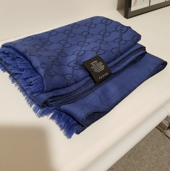 Gucci Accessories - GUCCI scarf